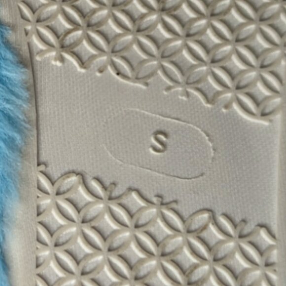 Steve Madden Kids Jaround Multi Colored Double Buckle Plush Slipper Size Small - Picture 9 of 9